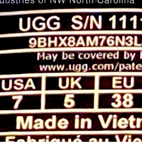 UGG Black Fuzzy Fleece Sandal Slippers Size 7 Women’s New in Box. - Picture 5 of 5